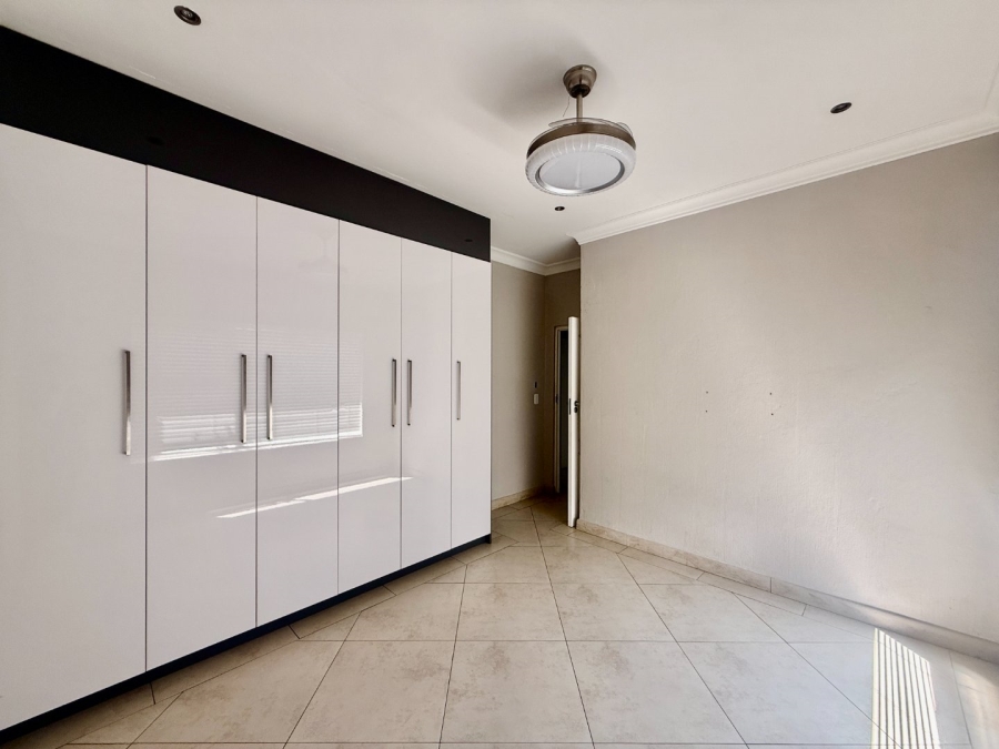 To Let 3 Bedroom Property for Rent in Caribbean Beach Club North West